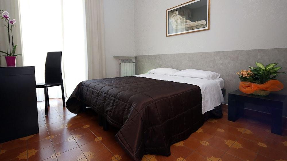 Hotel Roma Room Hotel Rom