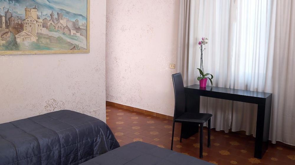 Hotel Roma Room Hotel Rom