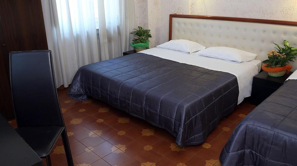 Roma Room Hotel 3* Rom